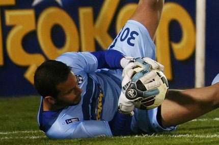 Ο Πίτκας φίλησε το δοκάρι και αυτό τον έσωσε (VIDEO)