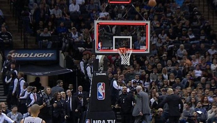 Ο Ντιό έριξε την μπάλα στο κεφάλι του Πόποβιτς (VIDEO)