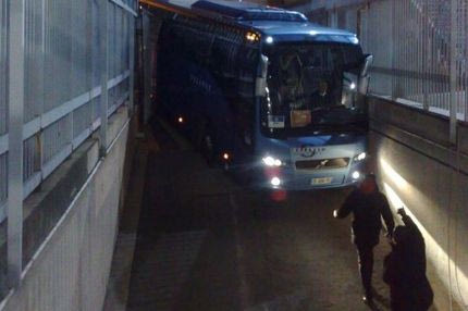 Τράκαρε το πούλμαν της Τσέλσι στο “Παρκ ντε Πρενς” (PHOTOS)