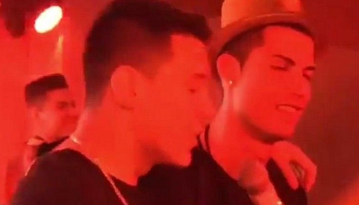 Πάρτι και τραγούδι για τον Κριστιάνο μετά την 4άρα