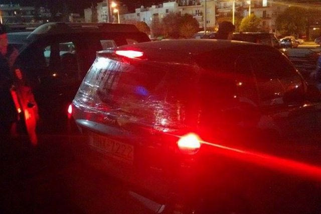 Έσπασαν το αυτοκίνητο του Αθανασιάδη (PHOTO)
