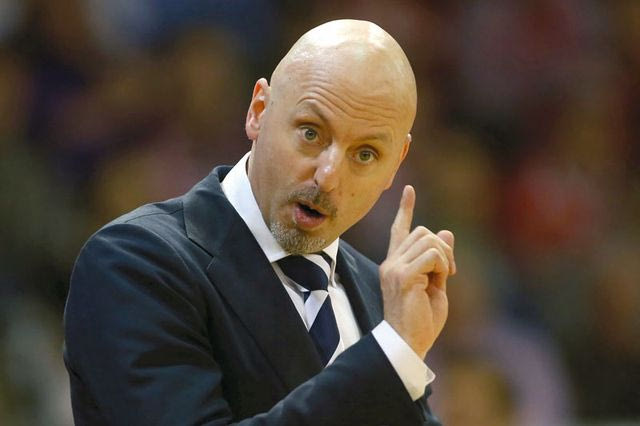 Στα χέρια Ομπράντοβιτς-Ρένφρο (VIDEO)