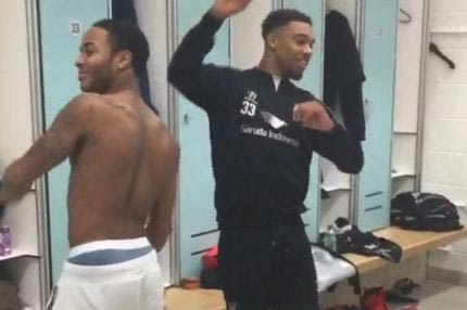 O χορός αλά Στάριτζ των παικτών της Λίβερπουλ (VIDEO)