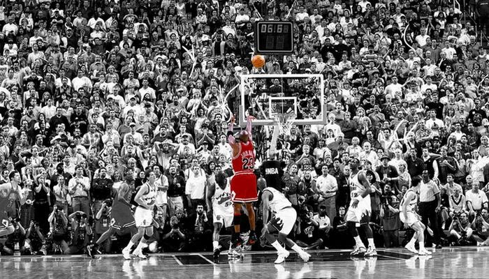 Ζήσε ξανά το σουτ του Μάικλ Τζόρνταν (VIDEO)