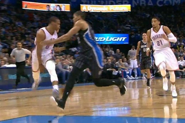 “Έκρυψαν” την μπάλα Ουέστμπρουκ-Ρόμπερτσον (VIDEO)