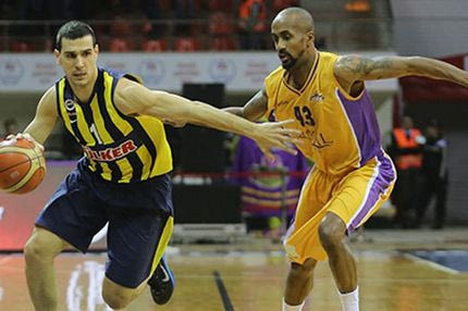 Επίσημη επιβεβαίωση για το ενδιαφέρον της ΑΕΚ για Ζήση