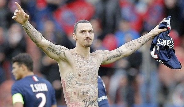 Ο Ιμπραχίμοβιτς έβγαλε το τατουάζ με τα 50 ονόματα (PHOTO)