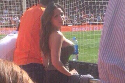 Η σέξι οπαδός που αναστάτωσε το “Μεστάγια” (PHOTOS+VIDEO)
