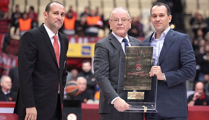 Αγγελόπουλος: “Ζωντανή ιστορία του Ολυμπιακού ο Ίβκοβιτς” (VIDEO)