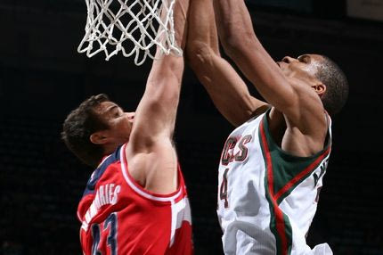 Επέστρεψαν στις νίκες οι Μπακς, μέτριος ο Giannis