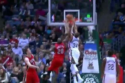 Πρωτιά για τον Αντετοκούνμπο στο TOP10 (VIDEO)