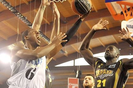 Σόου ΑΕΚ και Βεζένκοφ!