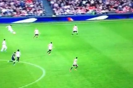 Ο Μπέιλ έχασε την ευκαιρία για το γκολ της χρονιάς (VIDEO)