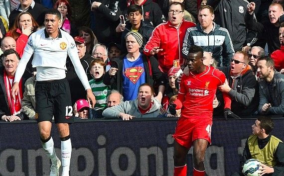 Οπαδοί συγκράτησαν τον Μπαλοτέλι! (VIDEO)