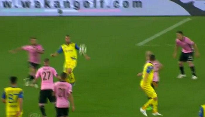 Ο μιμητής του Ζλάταν και η μαγική ασίστ (VIDEO)