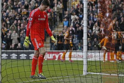 Απίστευτη γκάφα από Κουρτουά (VIDEO)