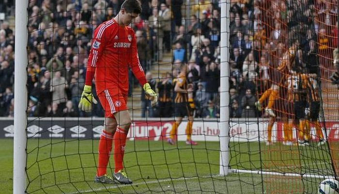 Απίστευτη γκάφα από Κουρτουά (VIDEO)