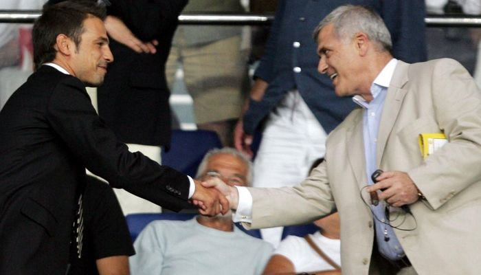 Έχουν τα κότσια στην ΑΕΚ να μιμηθούν τον Ντέμη;