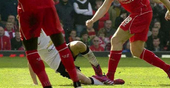 Δολοφονικό χτύπημα από τον Τζέραρντ και κόκκινη (VIDEO)