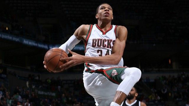 Το έριξε στον χορό ο Giannis (VIDEO)