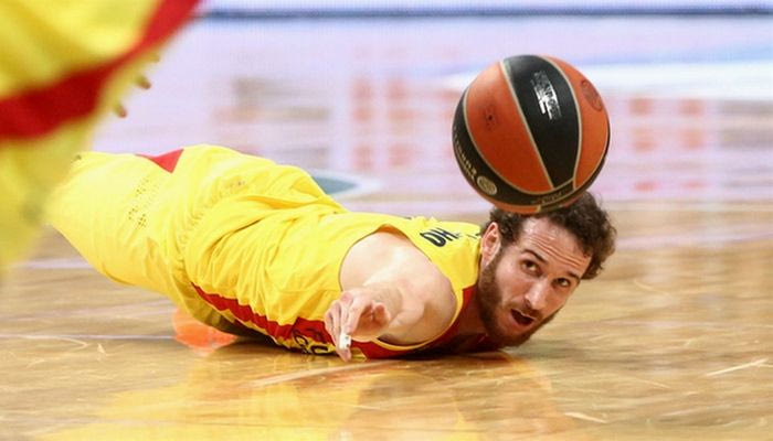 Η “φάση της χρονιάς” στο Βελιγράδι και η απίθανη ασίστ του Χουέρτας (VIDEOS)