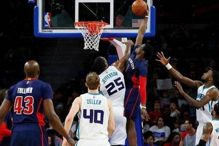 Top10: Ο Κάρι τους… ζάλισε, ο Τζάκσον τους “κάρφωσε” (VIDEO)