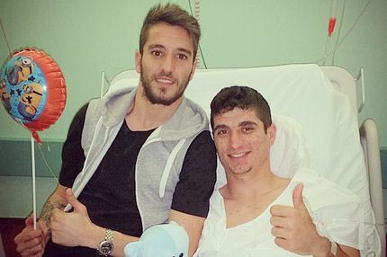 Λουλούδια και ευχές από Μαρινάκη και παίκτες στον Μάνταλο