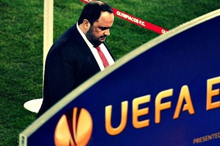 Πρόεδρε, τα κάστρα πέφτουν από μέσα