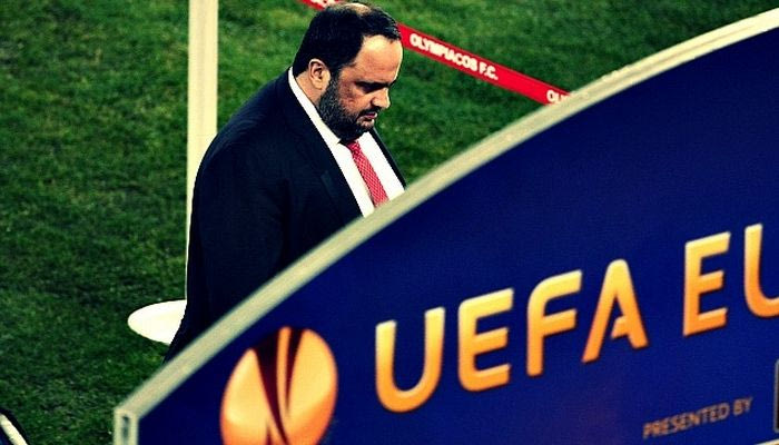 Πρόεδρε, τα κάστρα πέφτουν από μέσα