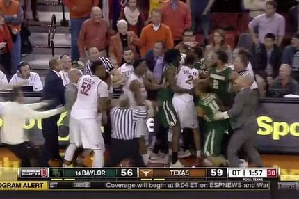 Ξύλο και αποβολές στο NCAA (VIDEO)
