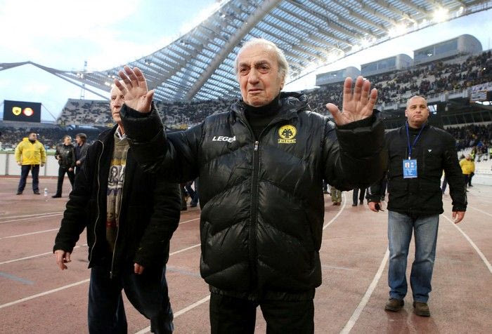 Συγκινητικές εικόνες: O γύρος του θριάμβου των παλαιμάχων της ΑΕΚ (VIDEOS)