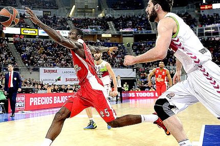 Μπασκόνια – Ολυμπιακός 74-73 (VIDEO)