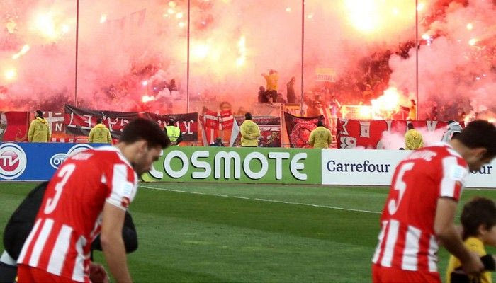 Εκκωφαντικός θόρυβος κατά την είσοδο του Ολυμπιακού στο ΟΑΚΑ (VIDEOS)