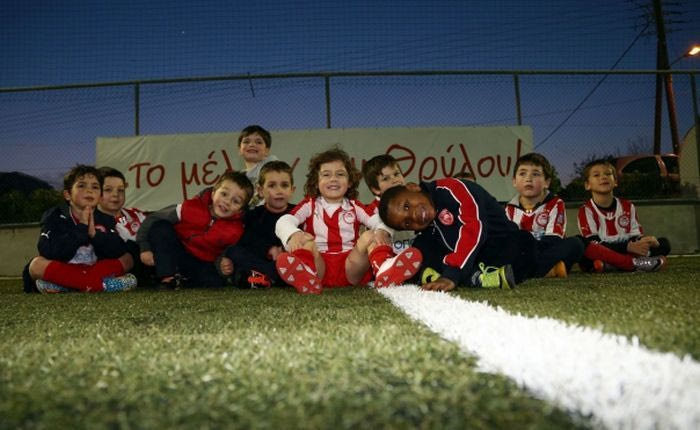 Οι υιοί Ντομίνγκες και Ντάρντεν μαθαίνουν μπάλα (VIDEOS)