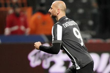 Ο Παπαδόπουλος αγκαλιά με τον φωτογράφο του ΠΑΟΚ (PHOTO)