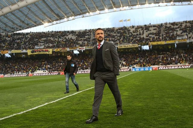 Η βόλτα του Περέιρα στον αγωνιστικό χώρο του ΟΑΚΑ (VIDEOS)