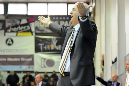 Σάκοτα: “Κάποιων τα μυαλά πήραν αέρα”. Λυκογιάννης: “Δεν θα σχολιάσω τη διαιτησία”