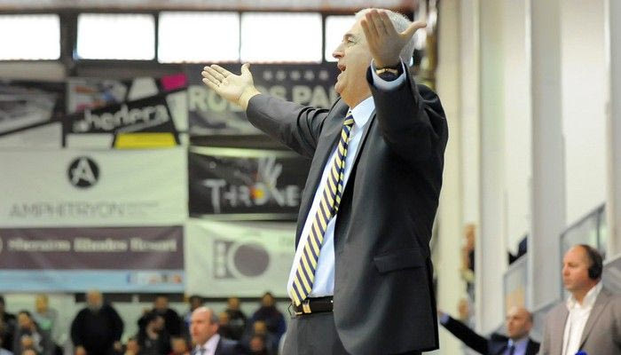 Σάκοτα: “Κάποιων τα μυαλά πήραν αέρα”. Λυκογιάννης: “Δεν θα σχολιάσω τη διαιτησία”