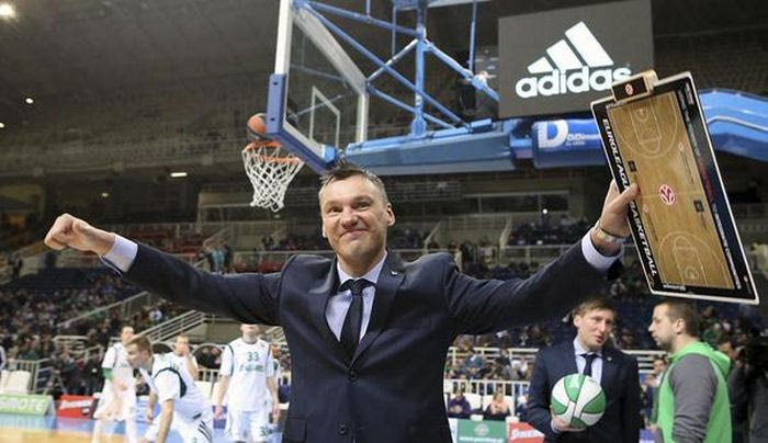 Σαρούνας Γιασικεβίτσιους: “Μια μέρα με έναν θρύλο”