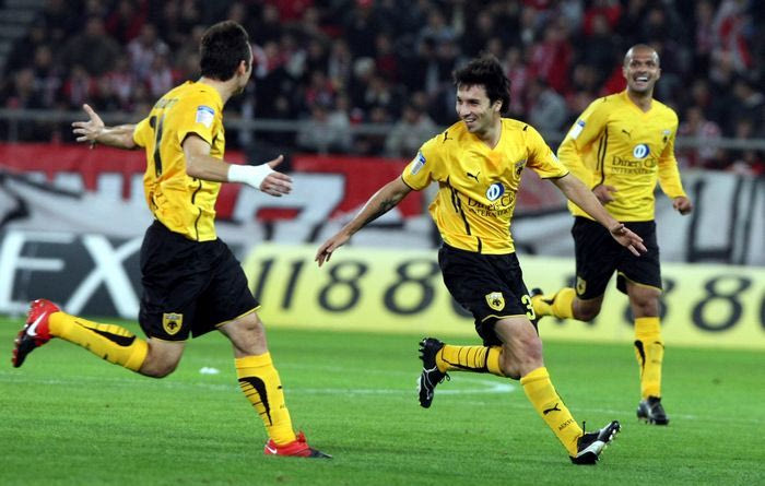 Όταν ο Σκόκο πρόβαρε την “ερυθρόλευκη” φανέλα!