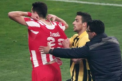 Σιόβας: “Τους δώσαμε το πρωτάθλημα και δεν το πήραν. Εμείς φταίμε;”