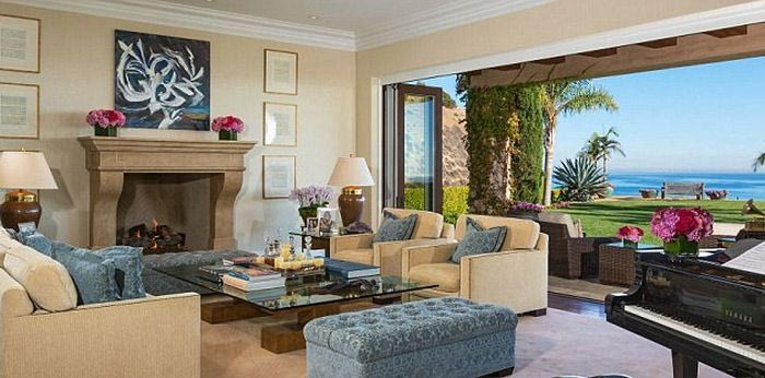 Το “παλάτι” του Τζέραρντ στο Μαλιμπού (PHOTOS)