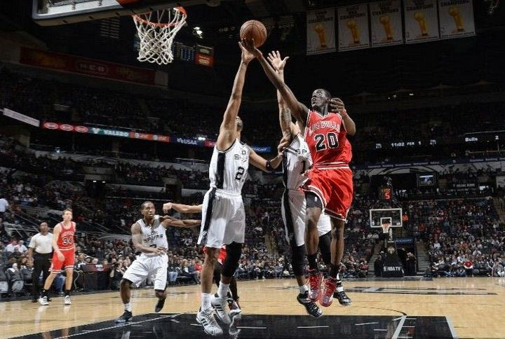 Οι Σπερς αγριεύουν: έπιασαν τους “ταύρους” από τα κέρατα (VIDEO)