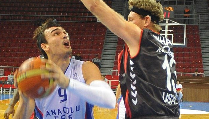 Σοκ για την Εφές πριν από το ΣΕΦ (VIDEO)