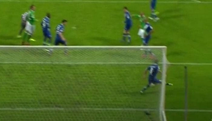 Απίθανο αυτογκόλ από Βιεϊρίνια (VIDEO)