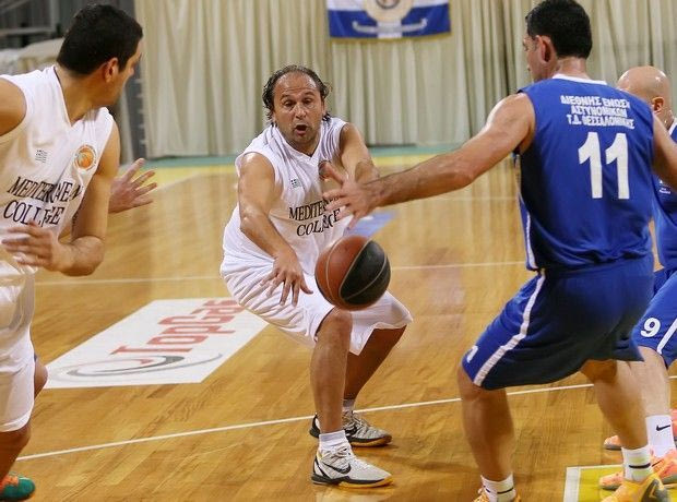 Ο Μπάνε πάτησε ξανά παρκέ και απέδειξε ότι το μπάσκετ δεν ξεχνιέται (VIDEO)