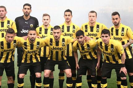 Πόζαραν στα Σπάτα για τη νέα… κάρτα