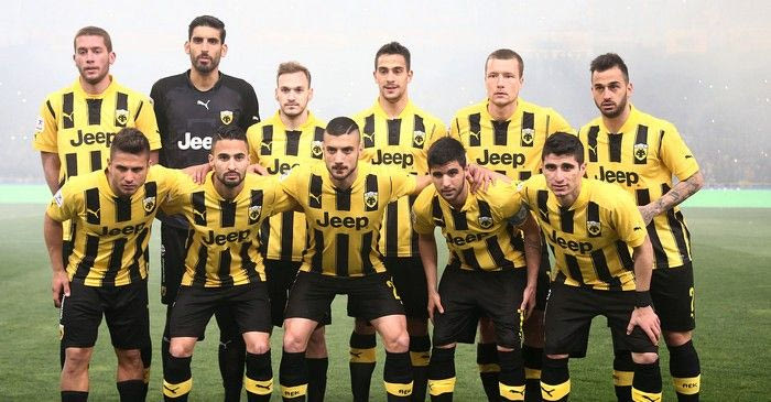 Πόζαραν στα Σπάτα για τη νέα… κάρτα