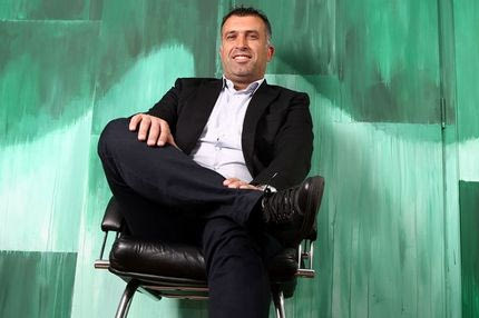 Η πρωτότυπη φωτογράφηση του Γιάννη Αναστασίου μετά την ανανέωση του συμβολαίου του