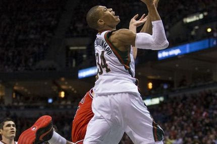 Νίκη στο φινάλε για τους Μπακς